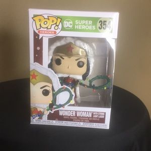 FUNKO POP! DC HOLIDAY - WONDER WOMAN WITH LIGHTS LASSO VINYL FIGURE #354